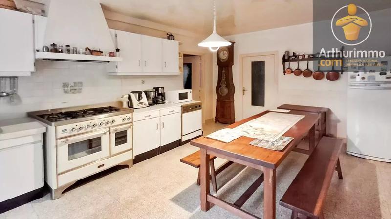 Maison - 223 m² - 9 pièces