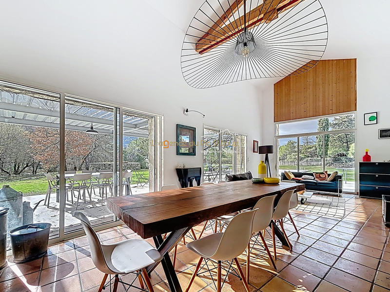 Villa - 194 m² - 6 pièces