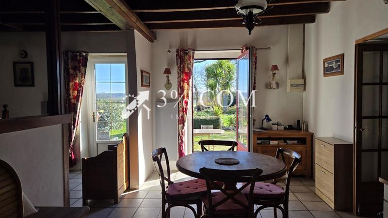 Maison en pierre - 202 m² - 9 pièces