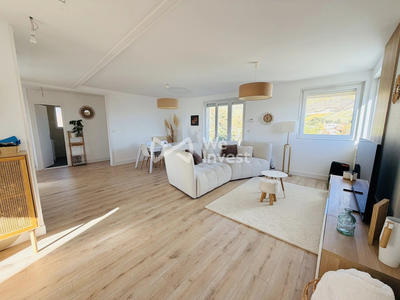 Maison - 182 m² - 9 pièces