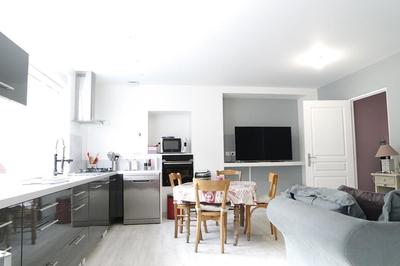 Maison - 310 m² - 15 pièces