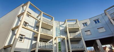 Appartement ancien - 85 m² - 3 pièces