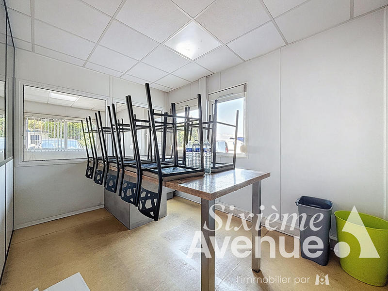 Local d'activité / Entrepôt - 1 870 m²