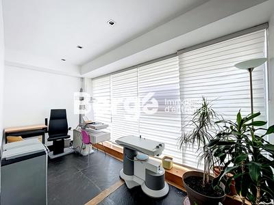 Local commercial - 235 m² - 18 pièces