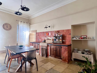 Appartement - 225 m² - 7 pièces