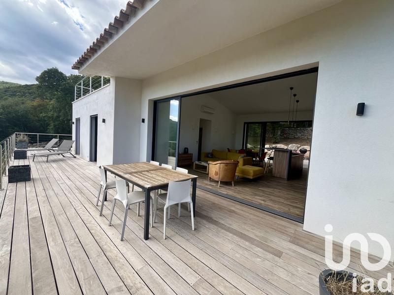 Maison - 140 m² - 5 pièces