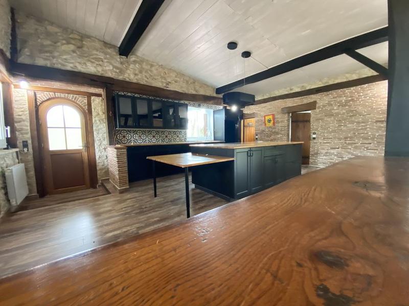 Maison en pierre - 260 m² - 8 pièces