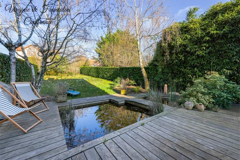 Maison - 183 m² - 8 pièces