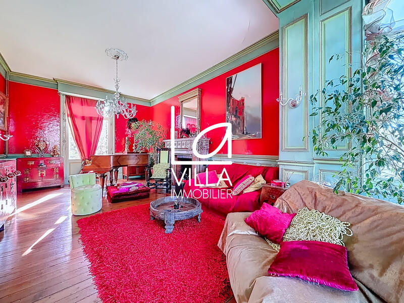 Villa - 322 m² - 10 pièces