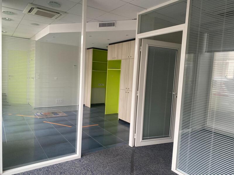 Local commercial - 44 m² - 3 pièces