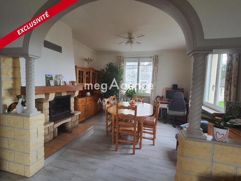 Maison traditionnelle - 132 m² - 8 pièces