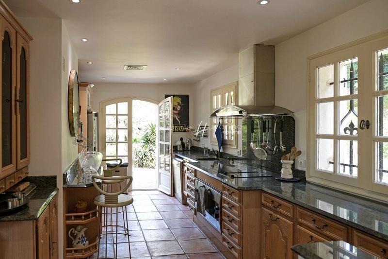 Villa - 180 m² - 7 pièces