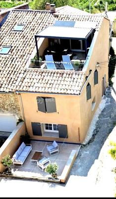 Maison traditionnelle - 94 m² - 4 pièces