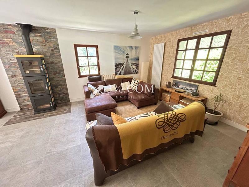 Maison - 205 m² - 8 pièces