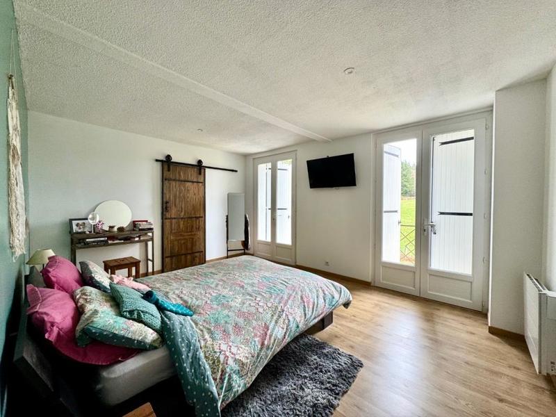 Maison - 400 m² - 15 pièces