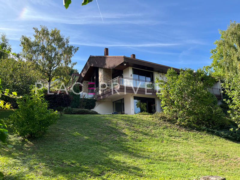 Maison - 338 m² - 12 pièces