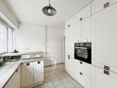 Appartement - 80 m² - 4 pièces