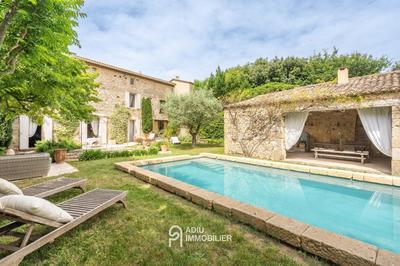 Mas - 300 m² - 7 pièces