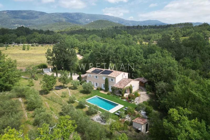 Villa - 192 m² - 8 pièces