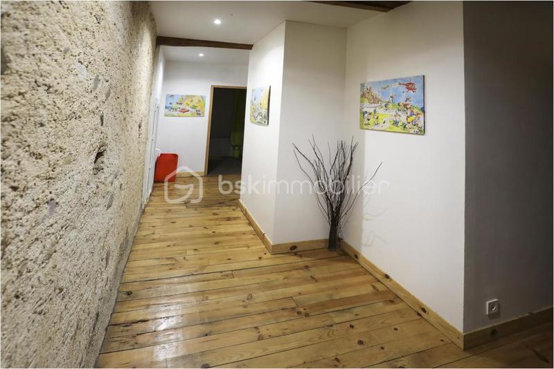 Corps de ferme - 225 m² - 6 pièces