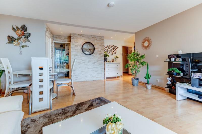 Appartement - 85 m² - 4 pièces