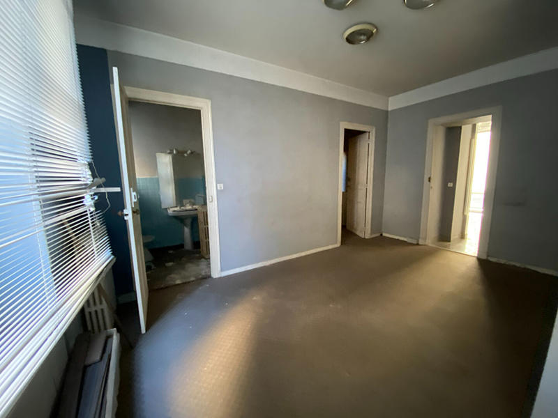 Local commercial - 110 m² - 4 pièces