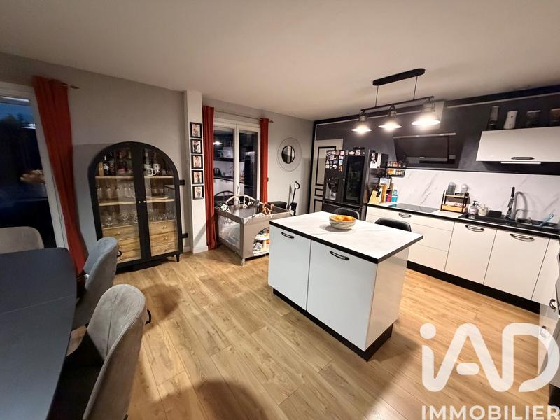 Maison - 90 m² - 4 pièces
