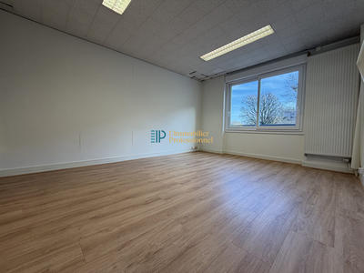 Bureau - 248 m² - 15 pièces