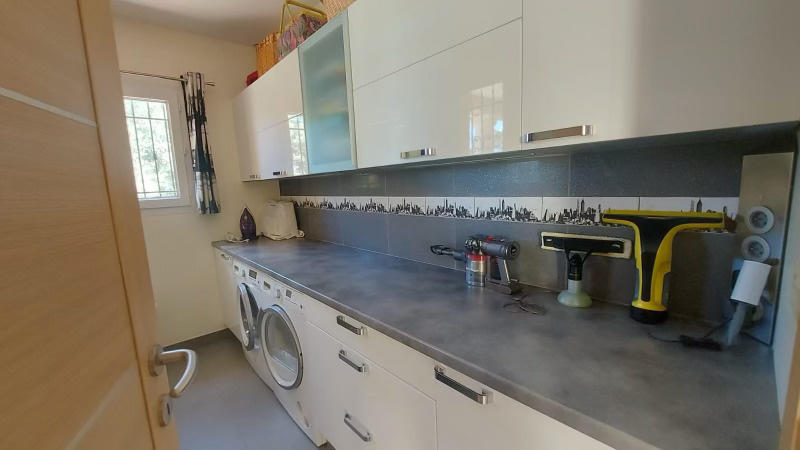 Propriété - 190 m² - 6 pièces