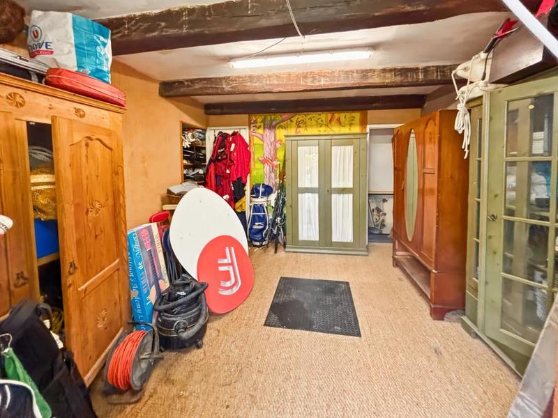 Maison - 240 m² - 5 pièces