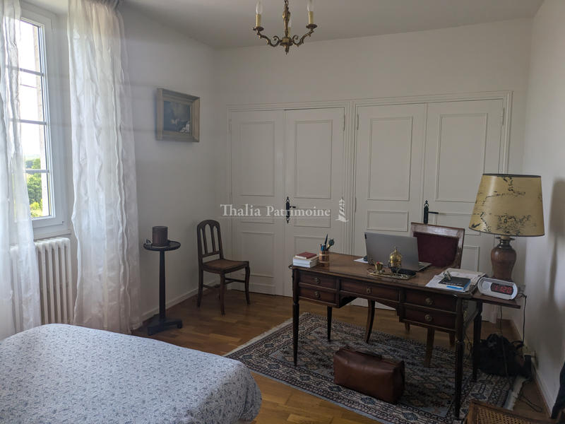 Maison - 278 m² - 12 pièces