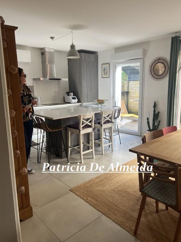 Maison jumelée - 92 m² - 4 pièces