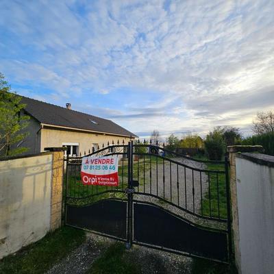 Maison - 210 m² - 7 pièces