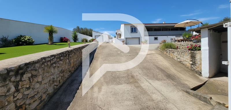 Maison - 159 m² - 5 pièces