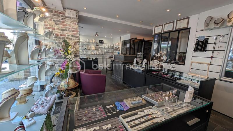 Local commercial - 47 m² - 3 pièces