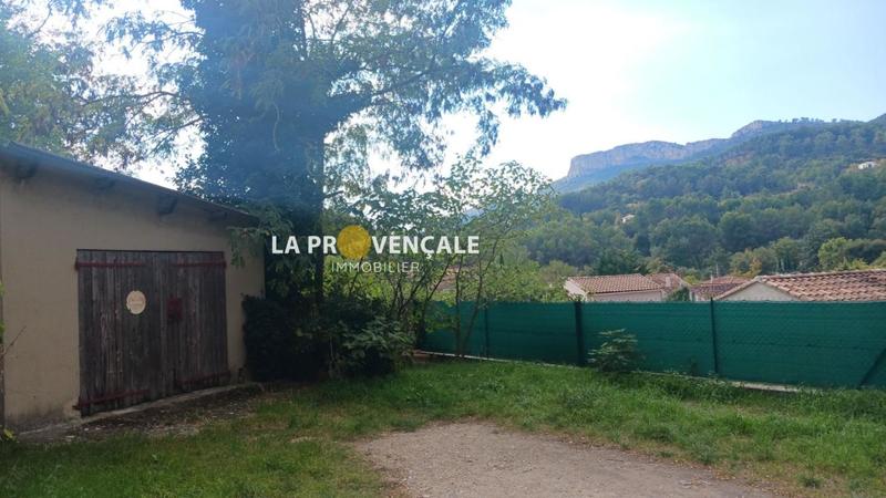 Terrain constructible - 489 m²