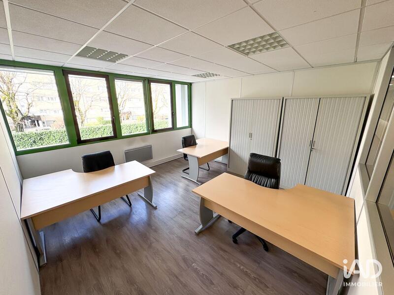 Bureau - 330 m²