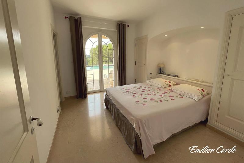 Villa - 167 m² - 6 pièces