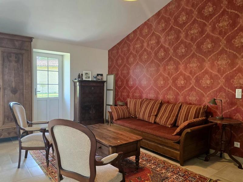 Maison - 221 m² - 7 pièces