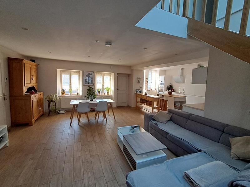 Maison - 144 m² - 8 pièces