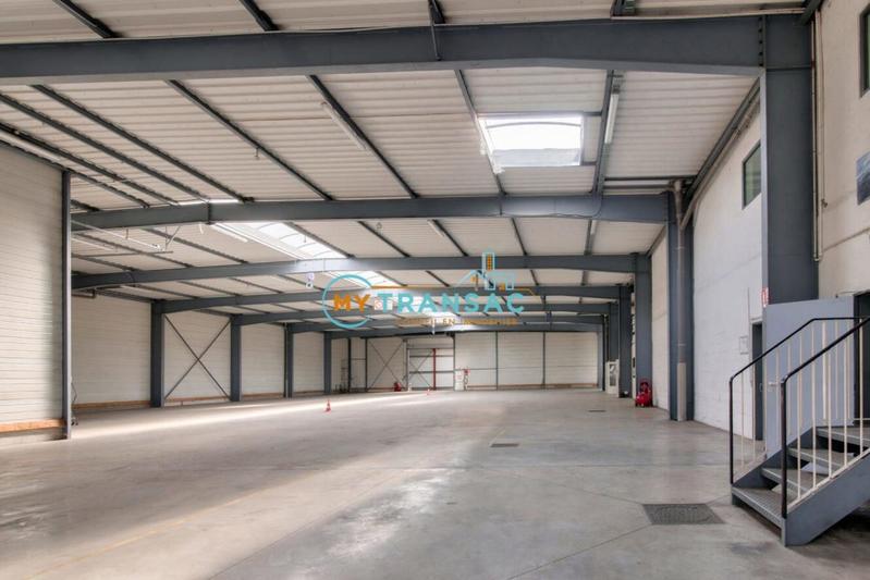 Local d'activités - 3 384 m²