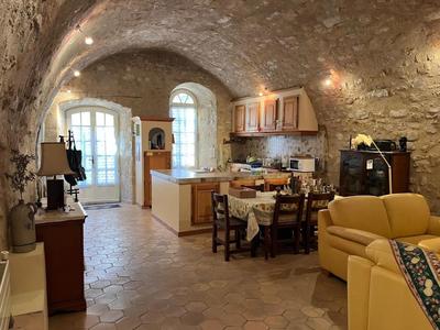 Maison - 285 m² - 10 pièces