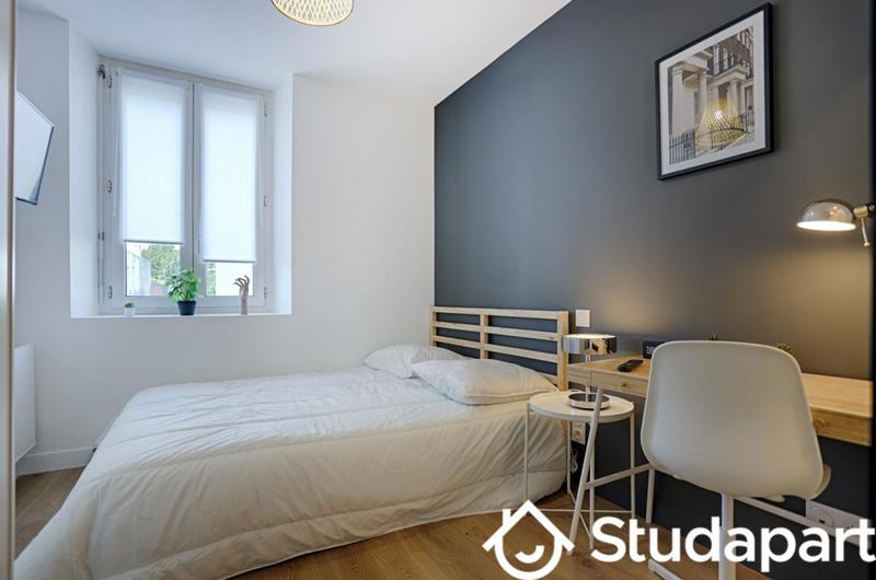 Chambre - 13 m² - 1 pièce