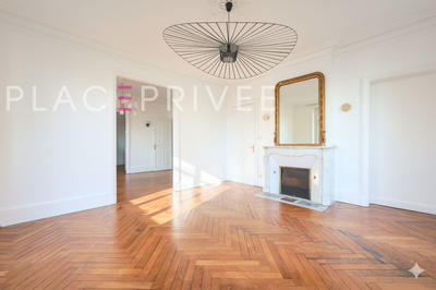 Appartement - 130 m² - 5 pièces