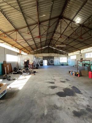 Entrepôt - 440 m² - 1 pièce