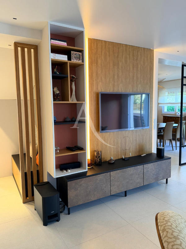 Maison - 190 m² - 8 pièces