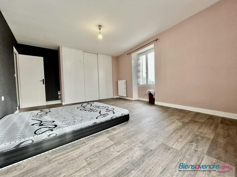 Maison ancienne - 199 m² - 6 pièces