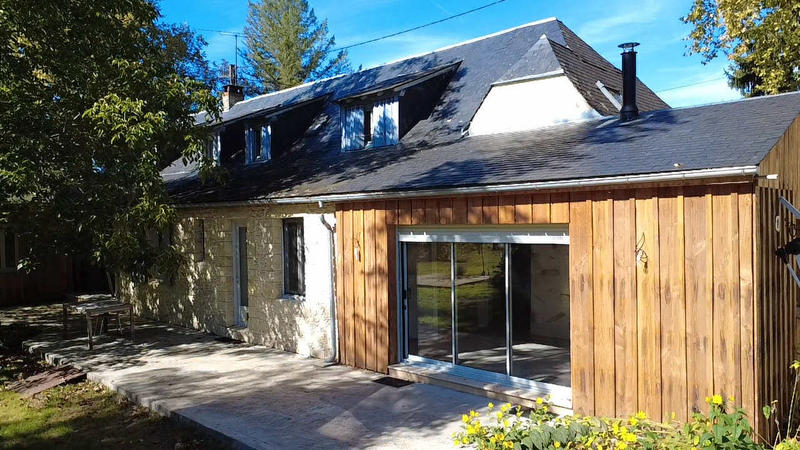 Maison - 260 m² - 12 pièces