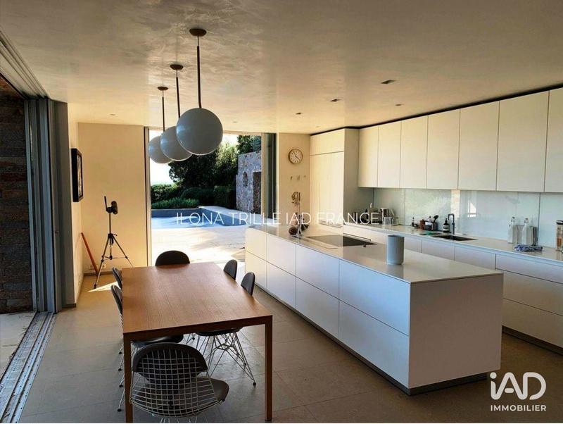 Maison - 300 m² - 5 pièces