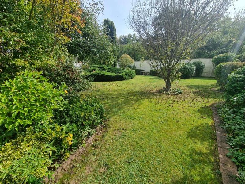 Maison - 221 m² - 8 pièces